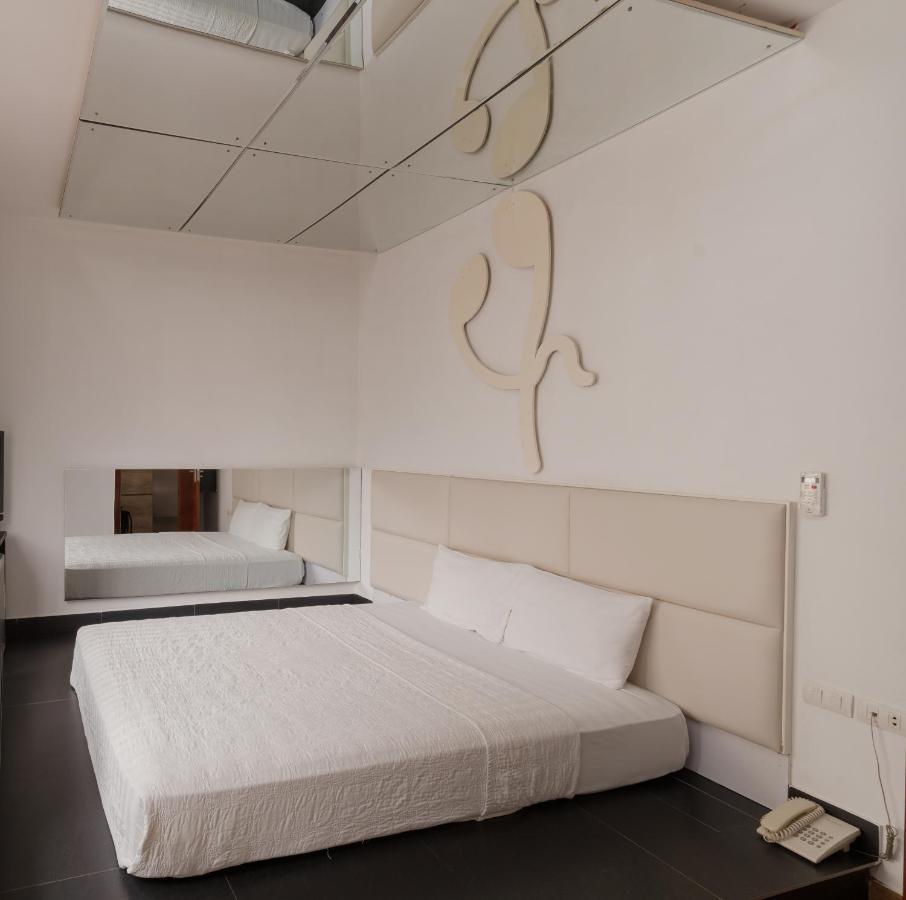 Blue Diamond Apartment Hotel Hanoi Zewnętrze zdjęcie